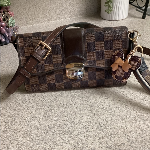 Authentic Louis Vuitton Damier wallet with strap. - Picture 8 of 16